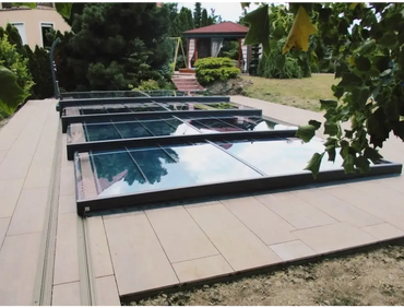 Mästare Plus 4x8 glaspooltäckning med års garanti, modern glas med svarta ramar