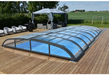 Modern pooltak Nivo Kit 650B med transparenta paneler för pooler