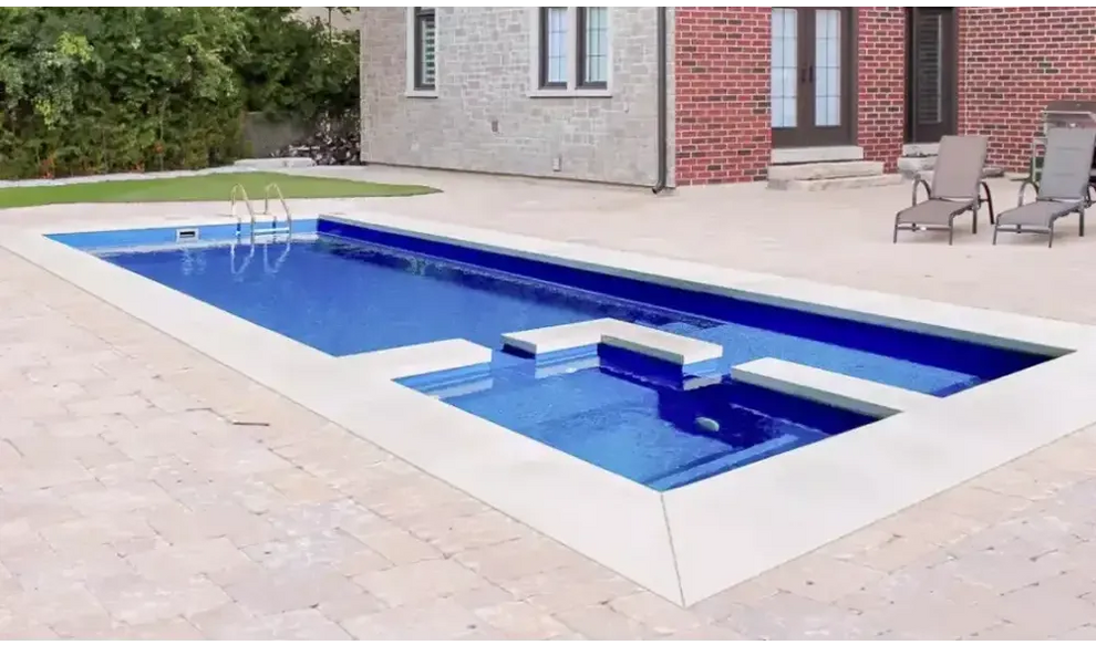 Modern Leisurepools Limitless pool i begränsat utrymme med jacuzzi