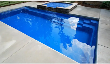 Leisurepools Reflection medence – téglalap alak, széles úszósáv, jakuzzi