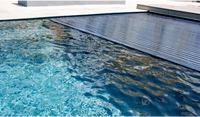 Mörkblå ribbad pooltäckning för Leisurepools Reflection rektangulär bassäng