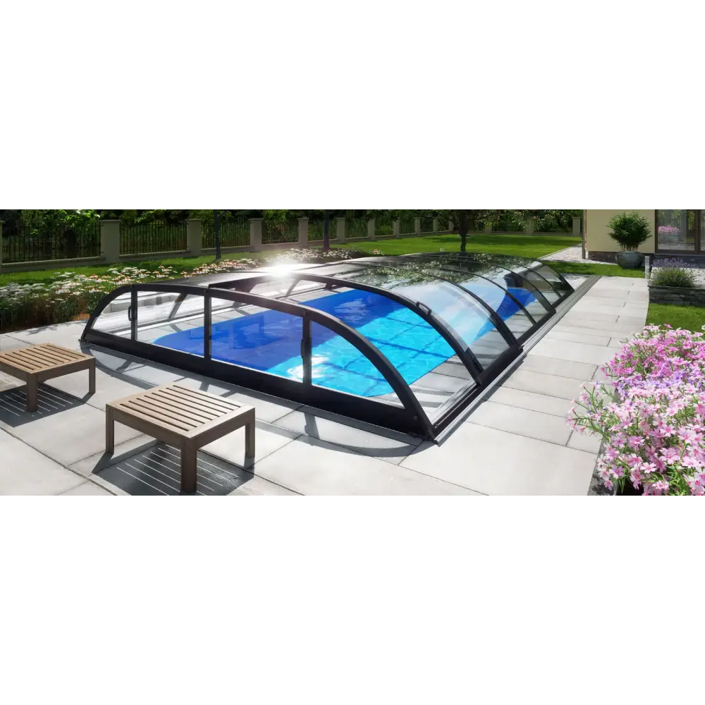 Pooltak Dallas med svart ram över blå pool