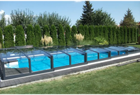 Pooltaket Special med böjt glas, klar pool med antracit RAL7016-profiler