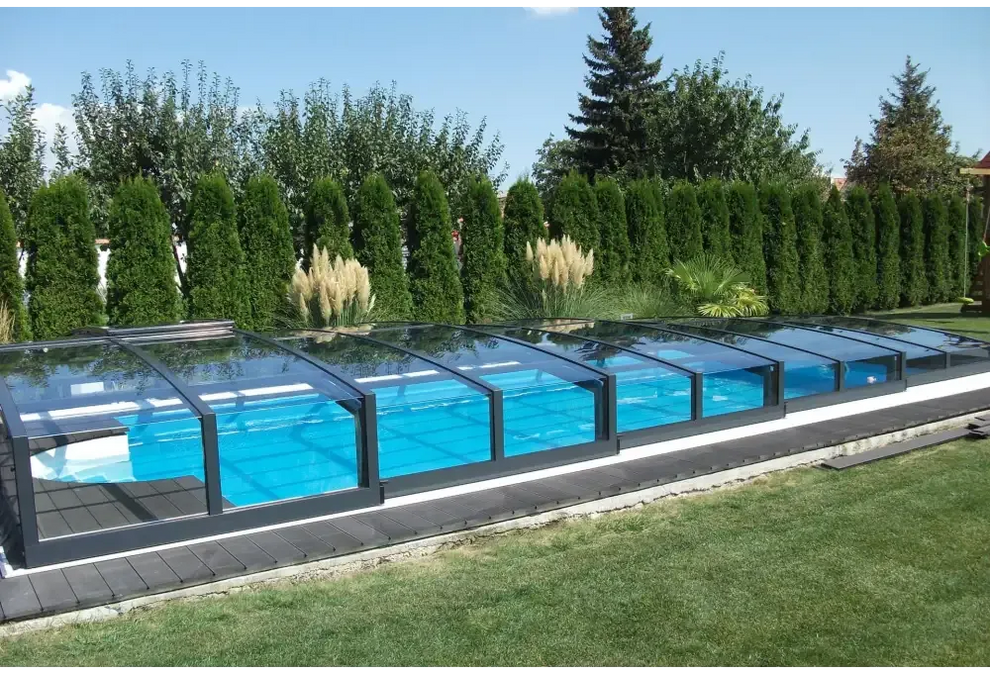 Pooltaket Special med böjt glas, klar pool med antracit RAL7016-profiler