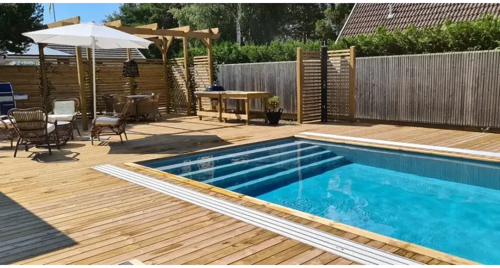 Pooltime Exclusive medence, 12 mm – téglalap alak, türkizkék víz, faterasz
