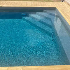 Pooltime Exclusive medence, 12 mm – téglalap alak, türkizkék víz, faterasz