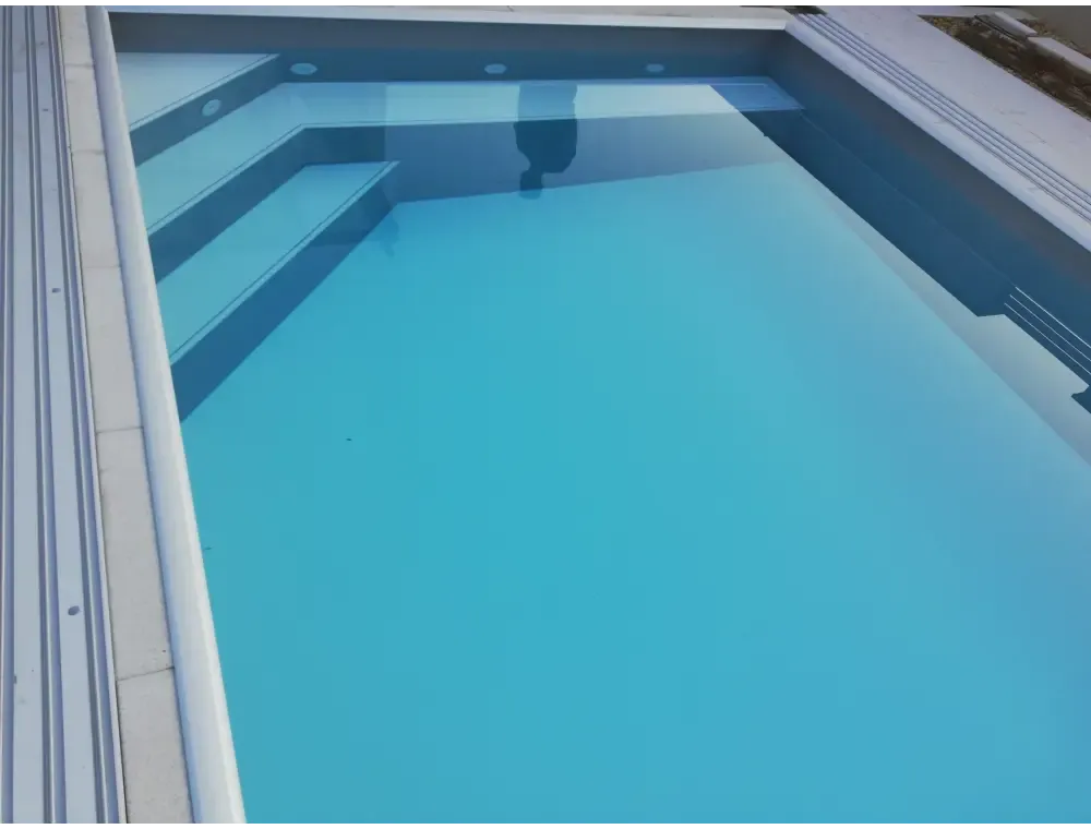 Pooltime Exclusive medence, 12 mm – modern kialakítás, téglalap alak, türkizkék víz