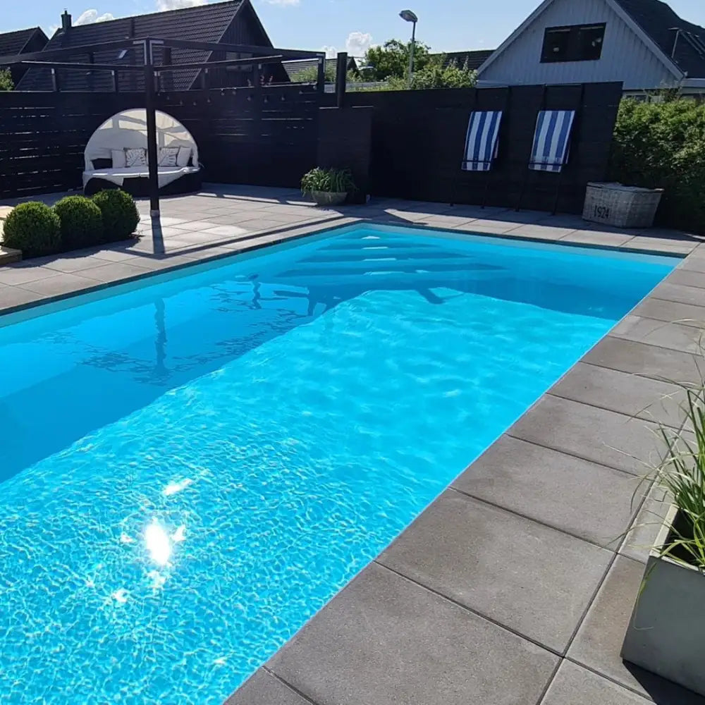 Pooltime Exclusive medence, 12 mm – téglalap alak, türkizkék víz, szürke kőlapok