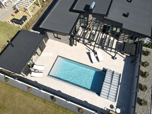 Pooltime Exclusive PP medence, 12 mm – 3 x 6 x 1,5 m, téglalap alak, tiszta, kék víz, sötétszürke medencefedés