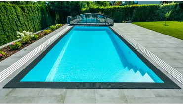 Poolpaket Qbig Overflow med turkost vatten och svart ram